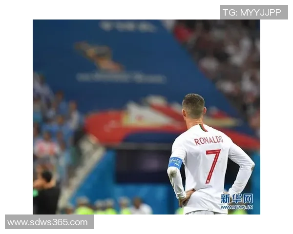 足球巨星背影头像展现个人魅力与专注瞬间引发全球球迷共鸣