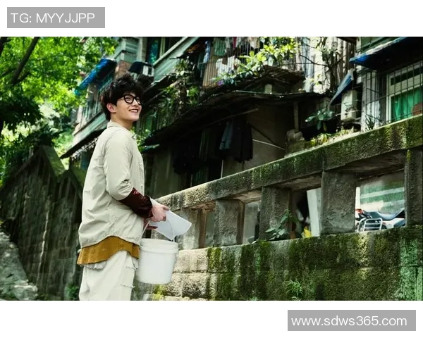 《一脚成名的足球大爷逆袭记：从球场到人生巅峰的传奇》