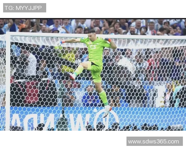 全球四大足球巨星风采：梅西、C罗、内马尔与姆巴佩的传奇对决